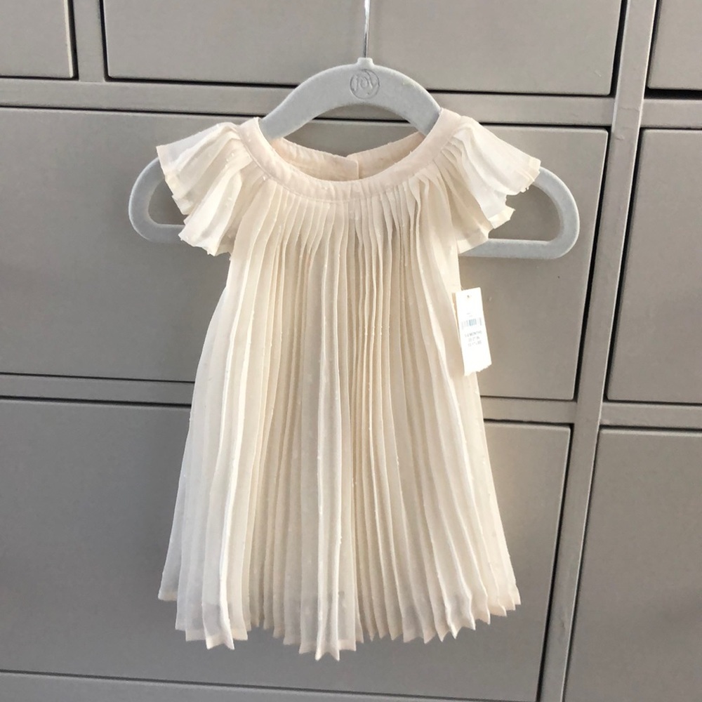 Baby gap white pleated dress. Size 3-6 months.